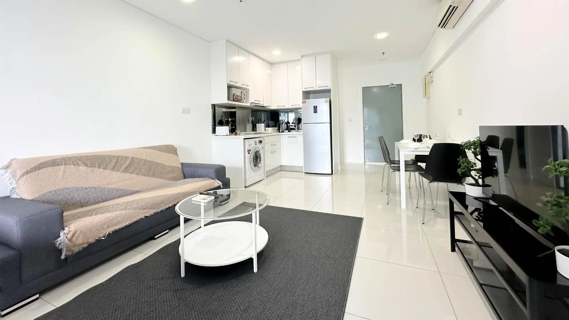 Summer Suites Klcc By Apartx Kuala Lumpur